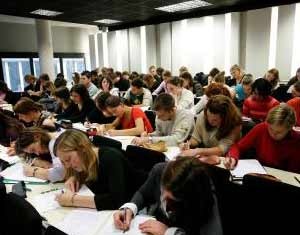 Tunisie : Bourses d’études à partir du 10 mai 2012