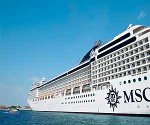 Transport maritime : Arrivée, au port la Goulette, du bateau de croisière «MSC Prezioas»