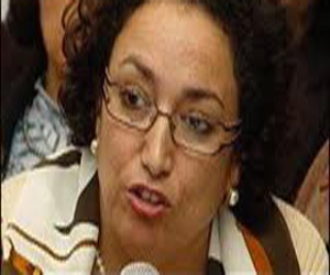 Bochra Ben Hamida: Les restrictions au voyage des femmes une mesure préventive qui concerne les hommes aussi