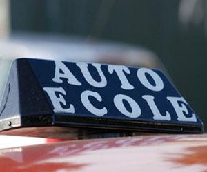 Sit-in des propriétaires des auto-écoles le 5 décembre 2012