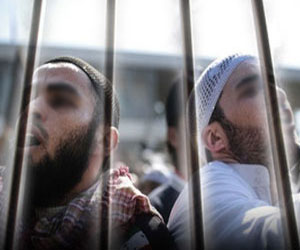 Tunisie: 65 détenus salafistes suspendent leur grève de la faim