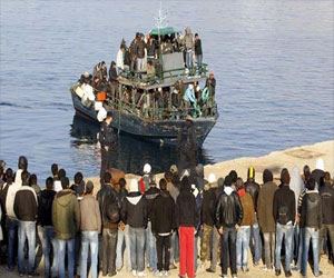 Près de 700 migrants repêchés au large de la Grèce