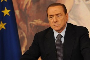Silvio ‪Berlusconi‬ condamné à 3 ans de ‪prison pour ‪‎corruption