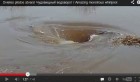 Vidéo: Un tourbillon emporte tout sur son passage