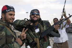 Violence en Libye: Benghazi enterre ses morts, le chef d’état-major démissionne