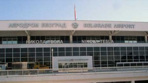 Cris de détresse de 7 Tunisiens détenus à l’aéroport de Belgrade !