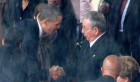 VIDÉO: Poignée de main historique Barack Obama-Raul Castro