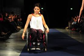 VIDEO : Des mannequins handicapés, exposés dans les vitrines de magasins