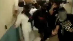 Vidéo : Des détenus tournent illégalement deux clips en prison