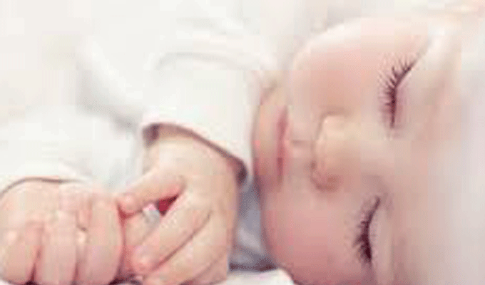 Née sans utérus, elle accouche de son premier enfant !