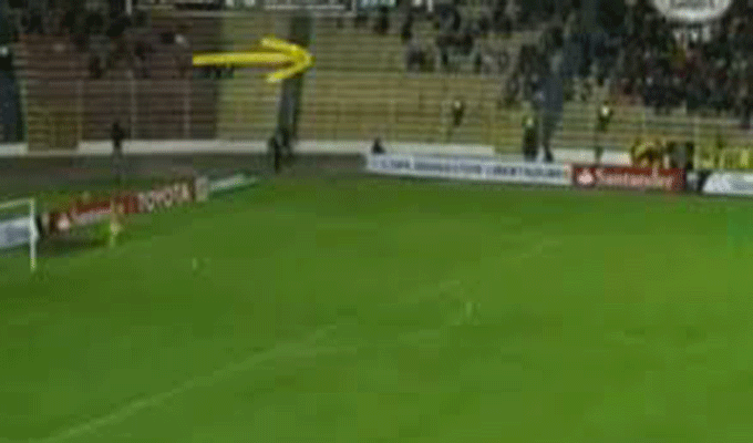 VIDEO : Un “fantôme” filmé lors d’un match de foot en Bolivie !
