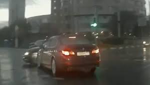 VIDEO : Une mystérieuse voiture fantôme agite la toile !