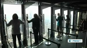 Vidéo : Tilt, l’attraction qui donne le vertige!