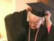 Elle reçoit son diplôme universitaire après 75 ans !