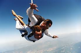 Il saute de 8.000 mètres sans apport d’oxygène !