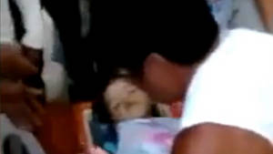 VIDÉO : Déclarée morte, une petite fille se réveille dans son cercueil !