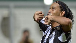 Transfert : Ronaldinho rejoint le club mexicain de Queretaro