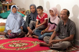 VIDÉO : dix ans après le tsunami, un couple retrouve sa fille !