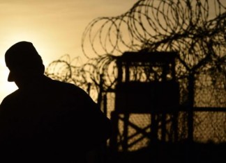 Les Etats-Unis libèrent cinq détenus de Guantánamo