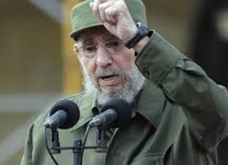 Cuba: Des milliers de personnes fêtent les 90 ans de Fidel Castro