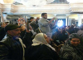 Tunisie – Fête de la Révolution: Caïd Essebsi quitte la cérémonie sous les protestations