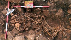 Un couple préhistorique découvert enlacé en Grèce !