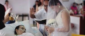 Atteint d’un cancer en phase terminale, il a épousé l’amour de sa vie (VIDÉO)