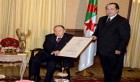 Algérie: Le prix “Farhat Hached” pour l’année 2015 décerné à Bouteflika