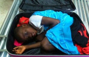 Maroc – Immigration: Un enfant de 8 ans dans une valise