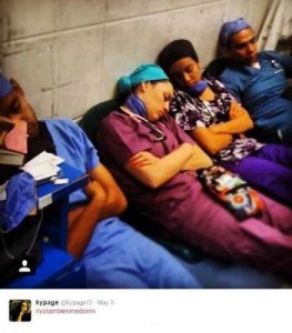 Quand les médecins latino-américain protestent en dormant (Photos)