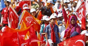 L’AKP a 258 élus en Turquie, confirment les chiffres définitifs