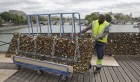 Le Pont des Arts, déchargé de ses cadenas d’amours !