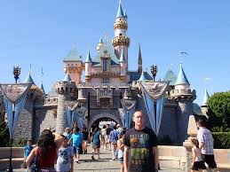 Licencié, un marocain attaque Disney World pour discrimination