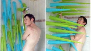 Un rideau qui vous expulse de votre douche si vous consommez trop d’eau !