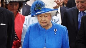 Royaume-Uni : Elisabeth II réduit officiellement ses fonctions
