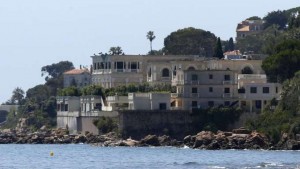 Côte d’Azur : Les habitants signent une pétition contre la plage privée du roi saoudien