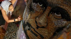 Ukraine : Un portrait de Poutine réalisé avec 5000 douilles