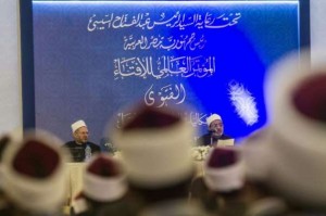 Au Caire, de hauts dignitaires religieux musulmans vilipendent l’extrémisme