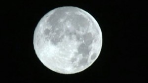 VIDÉO : Qui a observé la “lune bleue” vendredi soir ?
