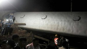 27 morts après le déraillement de deux trains en Inde