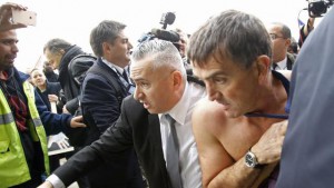 Des dirigeants d’Air France agressés par des grévistes (VIDÉO)