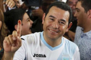 Un comédien humoriste remporte la présidentielle du Guatemala