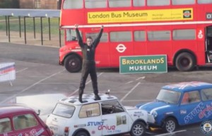 Il bat le record du monde de créneau (VIDÉO)