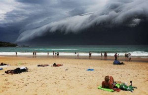 Une tempête forme un impressionnant mur de nuages à Sydney (VIDÉO)