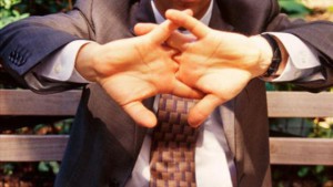 Qu’est-ce qui se passe quand on se fait craquer les doigts ? (VIDÉO)