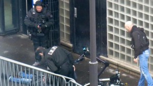 Attaque à Paris : L’individu abattu portait une ceinture d’explosifs factice