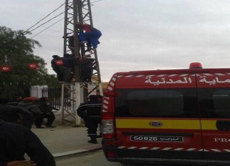 Tunisie: Des diplômés chômeurs menacent de suicide collectif à Kasserine