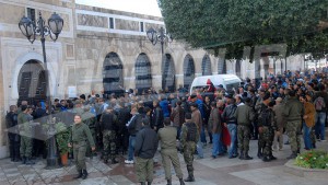 La primature porte plainte contre les forces écuritaires