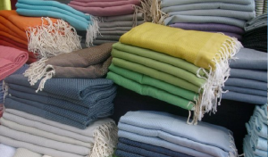Economie: L’importation et la contrebande menacent le textile tunisien