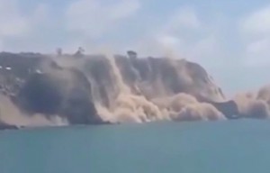 Une falaise s’effondre après un séisme en Nouvelle-Zélande (VIDÉO)